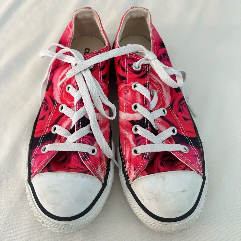 Converse Canvas Roses Low Tops Girls Size 3 Grunge Romantic Stranger Things